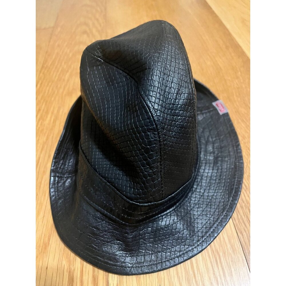 NWT Vintage KANGOL RED Women's Black Leather Snakeskin Embossed  New Market Tril